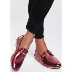 Czerwone Mokasyny Crimson. Czerwone mokasyny damskie Renee, ze skóry. Za 29,99 zł.