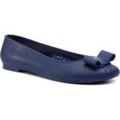 Baleriny BASSANO - WP41-120360 Cobalt Blue. Niebieskie baleriny damskie Bassano, bez wzorów, z tworzywa sztucznego, klasyczne, bez obcasa, na płaskiej podeszwie. W wyprzedaży za 19,99 zł.