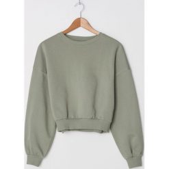 Krótka bluza basic - Zielony. Zielone bluzy damskie House, s, bez wzorów, z krótkim rękawem, krótkie, bez kaptura. Za 59,99 zł.