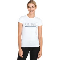 Guess Koszulka Biały. Białe koszulki damskie Guess, m, z nadrukiem, z elastanu, bez kołnierzyka. Za 123,95 zł.