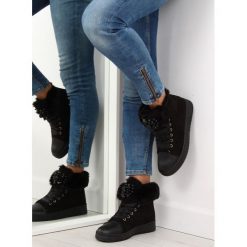 Trampki ocieplone czarne MIDTOWN. Czarne buty sportowe damskie FunKee.pl, z aplikacjami, z zamszu, eleganckie. Za 91,99 zł.