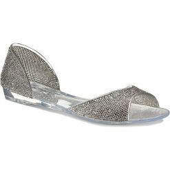 Półbuty SCA'VIOLA - 81021 PVC-3 Silver. Szare półbuty damskie Sca'viola, na co dzień, z aplikacjami, z tworzywa sztucznego, bez obcasa, na obcasie, bez zapięcia. W wyprzedaży za 139,00 zł.
