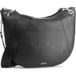 Torebka DKNY - Tompson Conv Cbody R83EY716 Black/Silver BSV. Czarne torebki klasyczne damskie DKNY, ze skóry. W wyprzedaży za 549,00 zł.