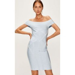 Marciano Guess - Sukienka. Niebieskie sukienki damskie MARCIANO GUESS, na co dzień, s, z aplikacjami, z elastanu, casualowe, bez kołnierzyka, z krótkim rękawem, krótkie, mini, proste. W wyprzedaży za 449,90 zł.