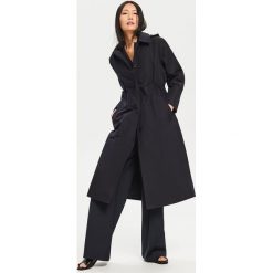 Elegancki trencz - Granatowy. Niebieskie płaszcze damskie marki Reserved, s, bez wzorów, eleganckie. Za 599,99 zł.