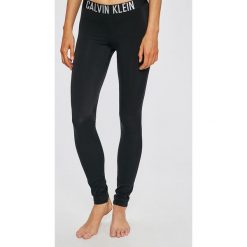 Calvin Klein Jeans - Legginsy. Czarne jeansy damskie marki Calvin Klein Jeans, s, z elastanu. W wyprzedaży za 239,90 zł.