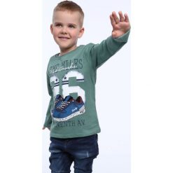 Bluza chłopięca z nadrukiem zielona NDZ9094. Zielone bluzy chłopięce marki Fasardi, z nadrukiem. Za 49,00 zł.
