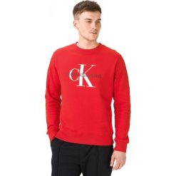 Calvin Klein Monogram Bluza Czerwony. Czerwone bluzy męskie Calvin Klein, l, z nadrukiem, z bawełny, bez kołnierzyka, bez rękawów, bez kaptura. Za 445,95 zł.