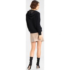 Bluzy rozpinane damskie: ONLY ONLKAROLINE EMBELLISHED Bluza z kapturem black