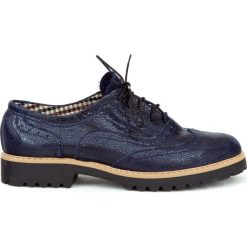 Półbuty - skóra naturalna - model 258 - kolor granatowy łapki. Niebieskie półbuty damskie Zapato, bez wzorów, ze skóry, bez obcasa, bez zapięcia. W wyprzedaży za 173,40 zł.