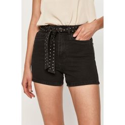 Only - Szorty jeansowe. Czarne szorty damskie ONLY, w paski, z elastanu, casualowe, z podwyższonym stanem. Za 169,90 zł.