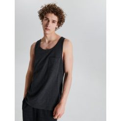 Tank top z kieszenią - Szary. Szare t-shirty męskie Cropp, s, bez wzorów, bez kołnierzyka. Za 24,99 zł.