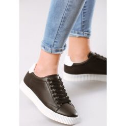 Czarne Creepersy On Fleek. Czarne półbuty damskie Multu, bez wzorów, bez obcasa, bez zapięcia. Za 29,99 zł.