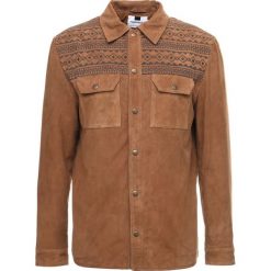 Topman EMBROIDERED SUEDE Kurtka ze skóry ekologicznej stone. Niebieskie kurtki męskie skórzane marki Topman. Za 819,00 zł.