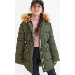 Pikowana parka z kapturem - Zielony. Zielone parki damskie Reserved, bez wzorów, z kapturem. Za 199,99 zł.