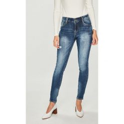 Answear - Jeansy. Niebieskie jeansy damskie marki ANSWEAR, s, bez wzorów, z elastanu. W wyprzedaży za 99,90 zł.