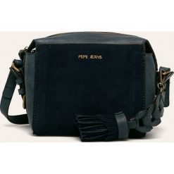 Pepe Jeans - Torebka. Niebieskie listonoszki damskie Pepe Jeans, w paski, z poliesteru, na ramię, małe, zamszowe, bez dodatków. W wyprzedaży za 239,90 zł.