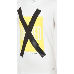 T-shirt chłopięcy (122-164). T-shirty chłopięce z bawełny. W wyprzedaży za 22,99 zł.