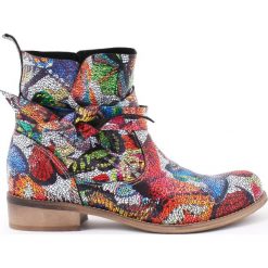 Botki - skóra naturalna - model 458 - kolor motyl. Szare botki damskie Zapato, z jeansu, eleganckie, z okrągłym noskiem, bez obcasa, na płaskiej podeszwie, bez zapięcia. W wyprzedaży za 299,25 zł.