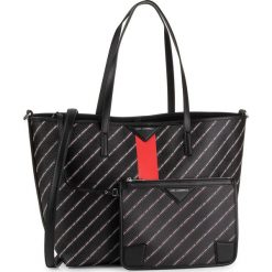 Torebka KARL LAGERFELD - 96KW3241 Black. Czarne torebki klasyczne damskie KARL LAGERFELD, bez wzorów, ze skóry ekologicznej, klasyczne, na ramię, duże, bez dodatków. W wyprzedaży za 769,00 zł.