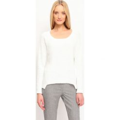 SWETER DŁUGI RĘKAW DAMSKI Z ZAMKIEM REGLAN, KLASYCZNY. Szare swetry klasyczne damskie marki Top Secret, na jesień, z klasycznym kołnierzykiem. Za 49,99 zł.