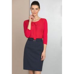 Bluzka z szarfą. Bluzki damskie Monnari, z wiskozy, eleganckie, z kokardą. Za 79,50 zł.