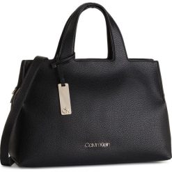 Torebka CALVIN KLEIN - Neat F19 Tote K60K605565 BDS. Czarne torebki klasyczne damskie Calvin Klein, bez wzorów, ze skóry ekologicznej, eleganckie, duże, bez dodatków. Za 849,00 zł.