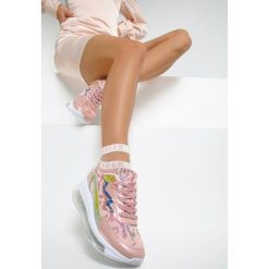 Różowe Sneakersy Kalliphaeia. Różowe koturny damskie Renee, z dresówki. Za 129,99 zł.