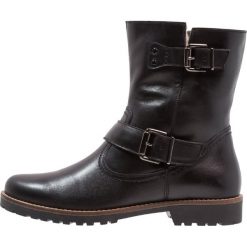 Pier One Botki kowbojki i motocyklowe black. Czarne buty zimowe damskie Pier One, z materiału. W wyprzedaży za 203,40 zł.