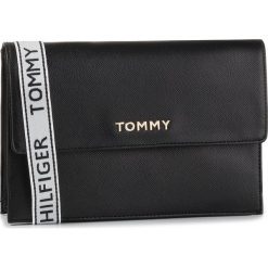Torebka TOMMY JEANS - Party Crossover AW0AW08109 0HS. Czarne listonoszki damskie Tommy Jeans, na imprezę, z aplikacjami, z jeansu, zdobione, bez dodatków. Za 579,00 zł.