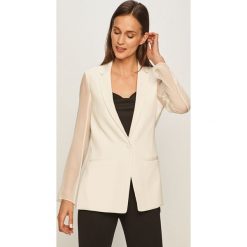 Karl Lagerfeld - Marynarka. Białe marynarki damskie KARL LAGERFELD, bez wzorów, z poliesteru. Za 1479,00 zł.