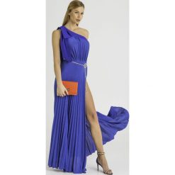 SUKIENKA Elisabetta Franchi. Niebieskie sukienki damskie Elisabetta Franchi, na imprezę, z haftami, z włoskim kołnierzykiem, bez rękawów, maxi, asymetryczne. Za 2239,00 zł.