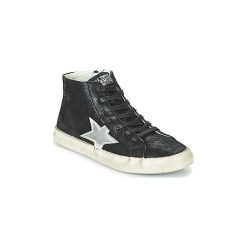 Buty Le Temps des Cerises CITY. Czarne trampki i tenisówki damskie Le Temps Des Cerises, bez wzorów, bez zapięcia. Za 299,00 zł.