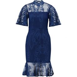 Love Triangle ROMAN HOLIDAY MIDI DRESS Sukienka koktajlowa navy. Niebieskie sukienki damskie koktajlowe marki Love Triangle, z poliesteru, midi. Za 349,00 zł.