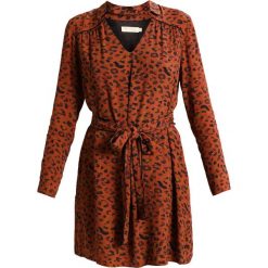 Sukienki hiszpanki: See u Soon LEOPARD DRESS Sukienka letnia brown
