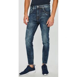 Guess Jeans - Jeansy Charlie. Niebieskie jeansy męskie marki Guess Jeans. W wyprzedaży za 289,90 zł.