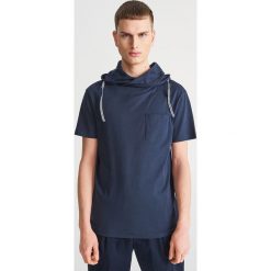 T-shirt z kapturem - Niebieski. Niebieskie t-shirty męskie Reserved, s, bez wzorów, z kapturem. Za 49,99 zł.