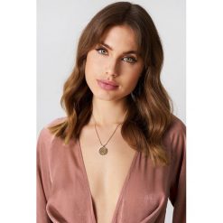 Naszyjniki damskie: NA-KD Accessories Naszyjnik Capricorn – Gold