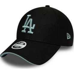 New Era - Czapka. Czarne czapki damskie New Era, z aplikacjami, z poliesteru. W wyprzedaży za 69,90 zł.