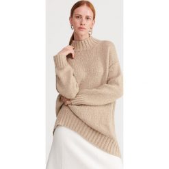 Sweter z domieszką wełny - Beżowy. Brązowe swetry damskie Reserved, s, bez wzorów, z wełny, bez rękawów, bez kaptura. W wyprzedaży za 119,99 zł.