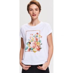 T-shirt z motywem roślinnym - Biały. Białe t-shirty damskie Reserved, s, bez wzorów, bez kołnierzyka. Za 39,99 zł.