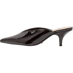 Chodaki damskie: Schutz Klapki black