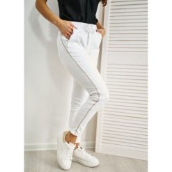 Spodnie Willow Kolor Biel S. Czarne spodnie damskie LIGARI, s, z elastanu. Za 109,99 zł.