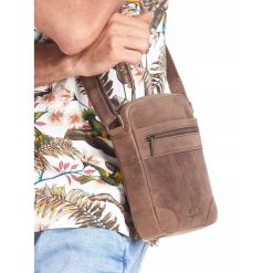 SkÓrzana saszetka mĘska torba na ramiĘ listonoszka. Żółte torby męskie skórzane ALWAYS WILD, w paski, ze skóry, eleganckie. Za 139,90 zł.