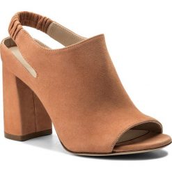 Sandały STUART WEITZMAN - Eva XL17420 Ballet Seda Suede. Różowe klapki damskie marki Stuart Weitzman, bez wzorów, ze skóry, bez obcasa, na obcasie. W wyprzedaży za 1409,00 zł.