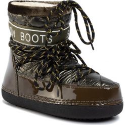 Buty DEEZEE - WS19002-01 Khaki. Zielone kozaki damskie DeeZee, na zimę, ze skóry ekologicznej, bez obcasa, bez zapięcia. Za 149,99 zł.