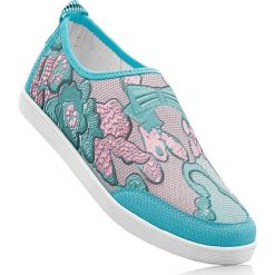 Buty wsuwane bonprix niebieski wzorzysty. Niebieskie buty sportowe damskie marki bonprix, bez wzorów, sportowe. Za 89,99 zł.