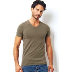 Męski T-shirt włoskiej produkcji Enrico Coveri 1501i Salvia. Szare t-shirty męskie marki Astratex, m, z elastanu, z krótkim rękawem. Za 45,99 zł.