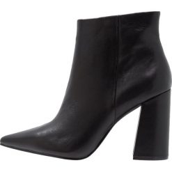 Steve Madden JUSTIFY Botki na obcasie black. Czarne botki damskie na obcasie Steve Madden, z materiału. Za 629,00 zł.