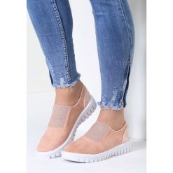 Różowe Slip On Pinstripes. Różowe trampki i tenisówki damskie marki vices. Za 49,99 zł.